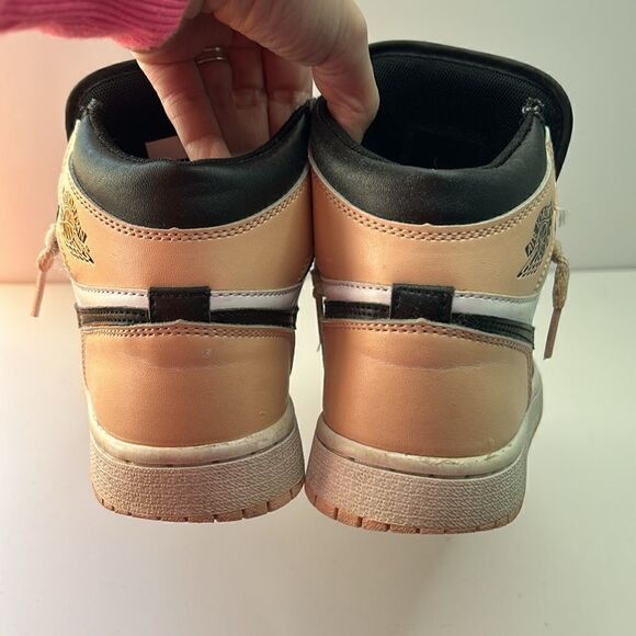 Nike Jordan 1 Retro High OG ‘Atmosphere’ ‘Bubble Gum’ - Picture 6 of 8